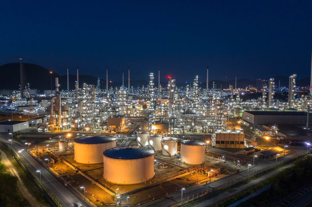Better out of it: the price of oil politics